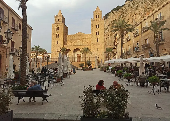 Susi's House Чефалу